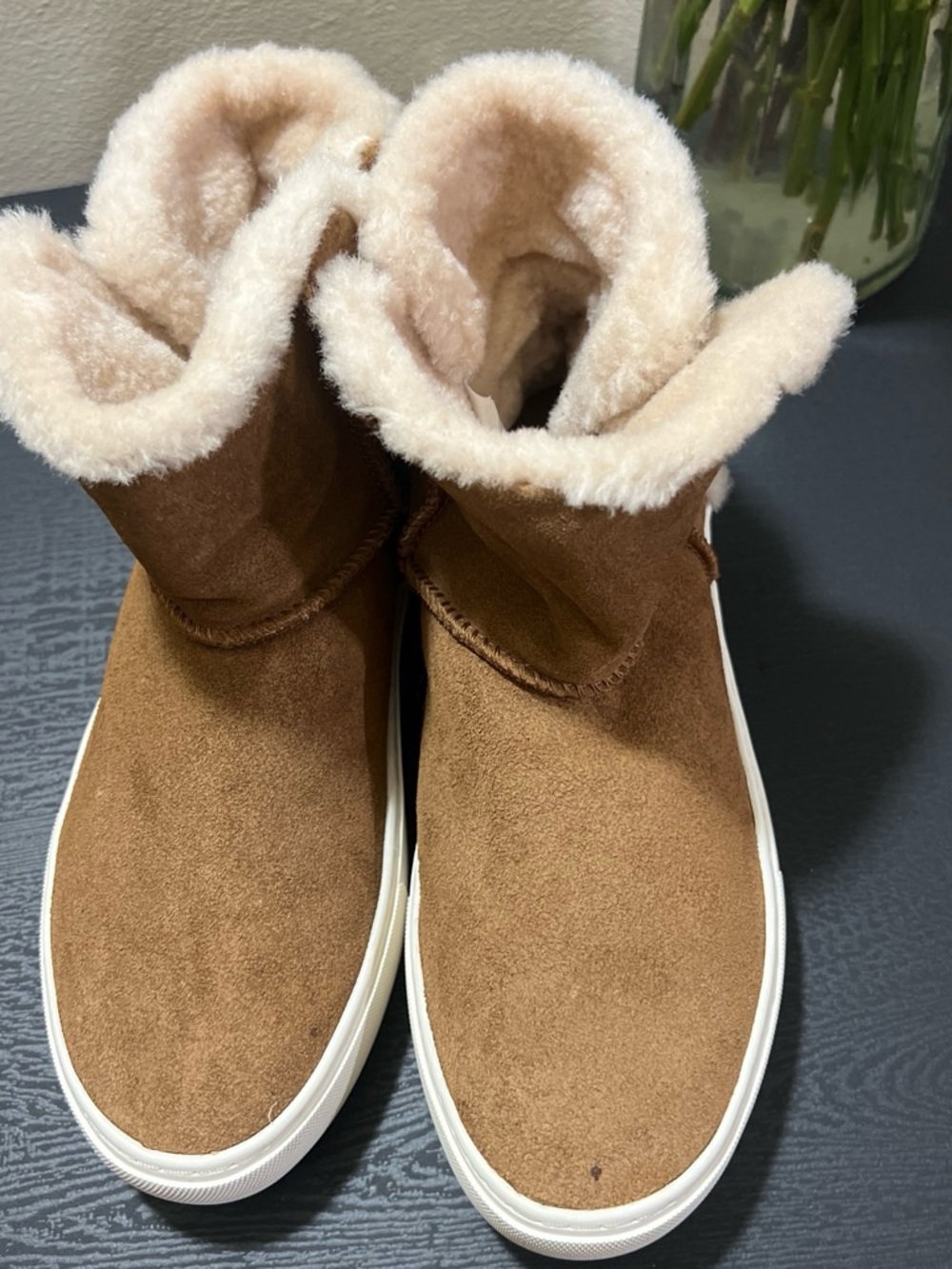 UGG Kids Brown Suede Shearling-Lined Slip-On Boots zise 6 women - Picture 7 of 8